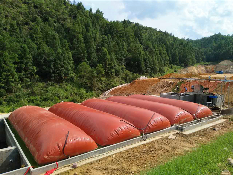 沼气袋的性能优势（沼气袋储存沼气的使用）